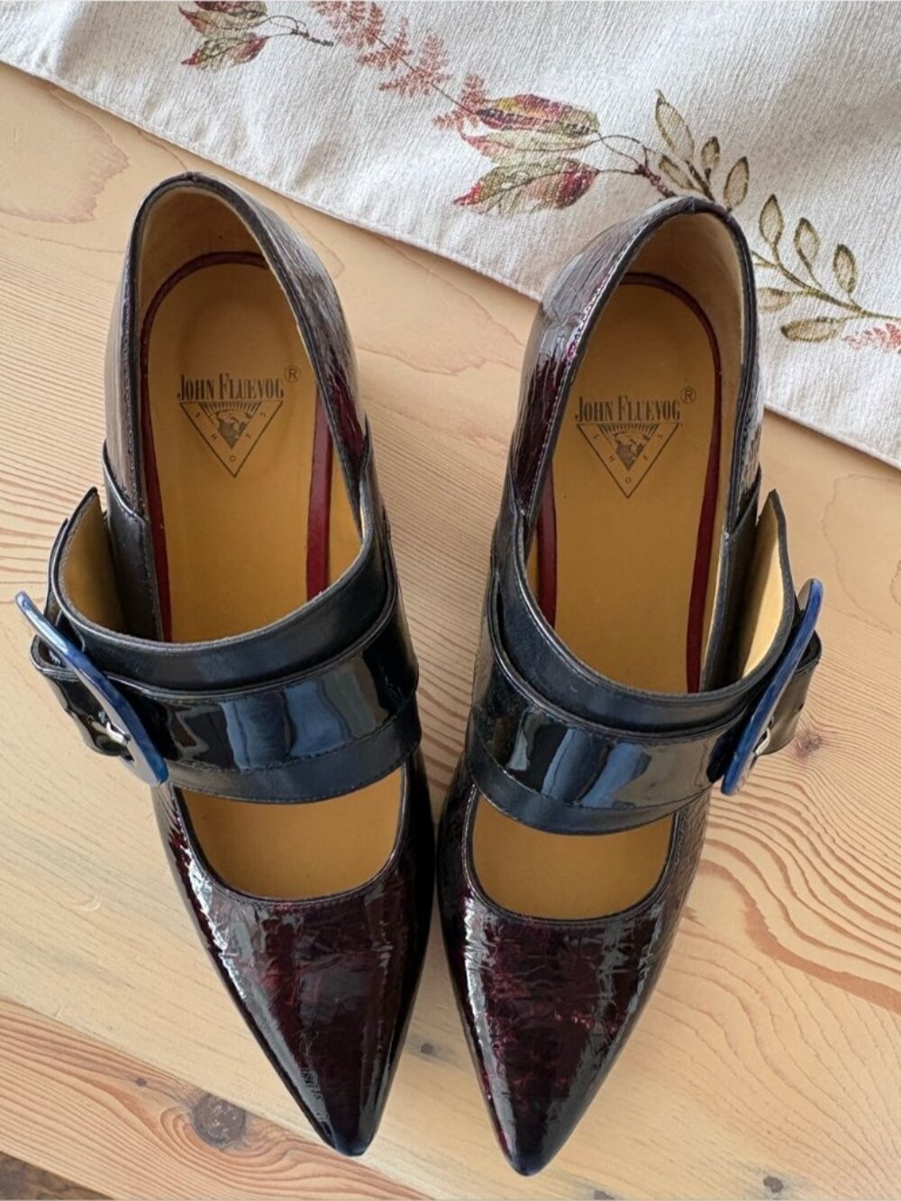 JOHN FLUEVOG PATENT STRAP MARY JANE HEELS - Picture 6 of 12